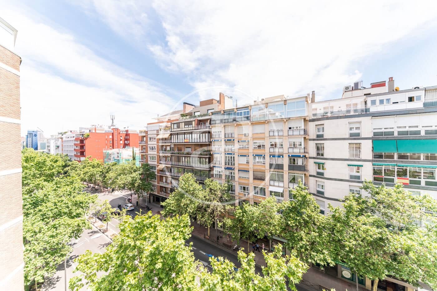 2 bedroom Apartment for rent in Madrid city with pool garage - € 2,800 (Ref: 9287735)
