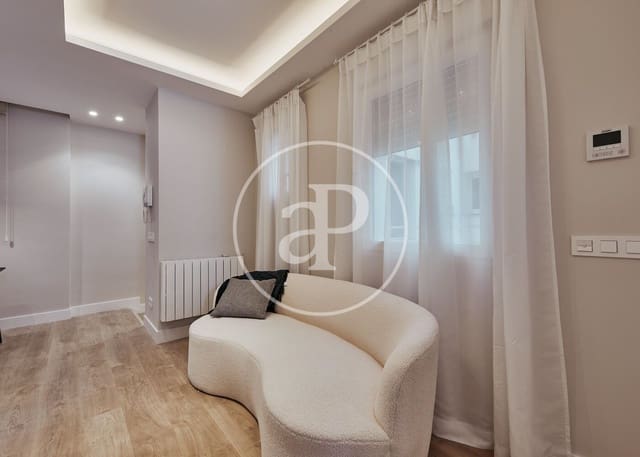 2 bedroom Apartment for sale in Fuente del Berro, Madrid city - € 649,000 (Ref: 9291576)