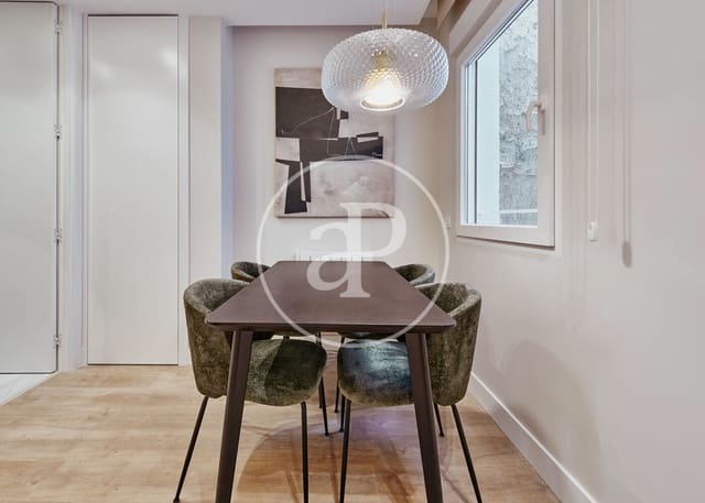 2 bedroom Apartment for sale in Fuente del Berro, Madrid city - € 649,000 (Ref: 9291576)