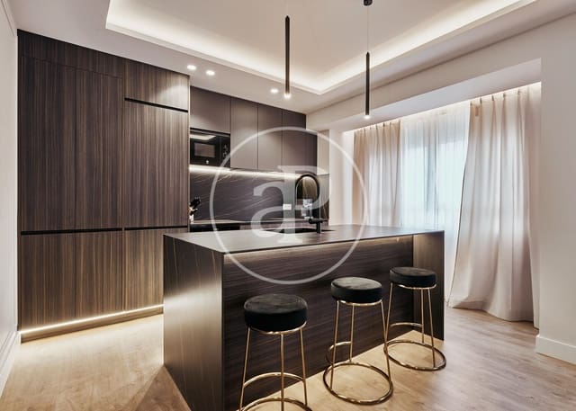 3 soveværelse Lejlighed til salg i Almagro, Madrid by - € 2.099.000 (Ref: 9291591)