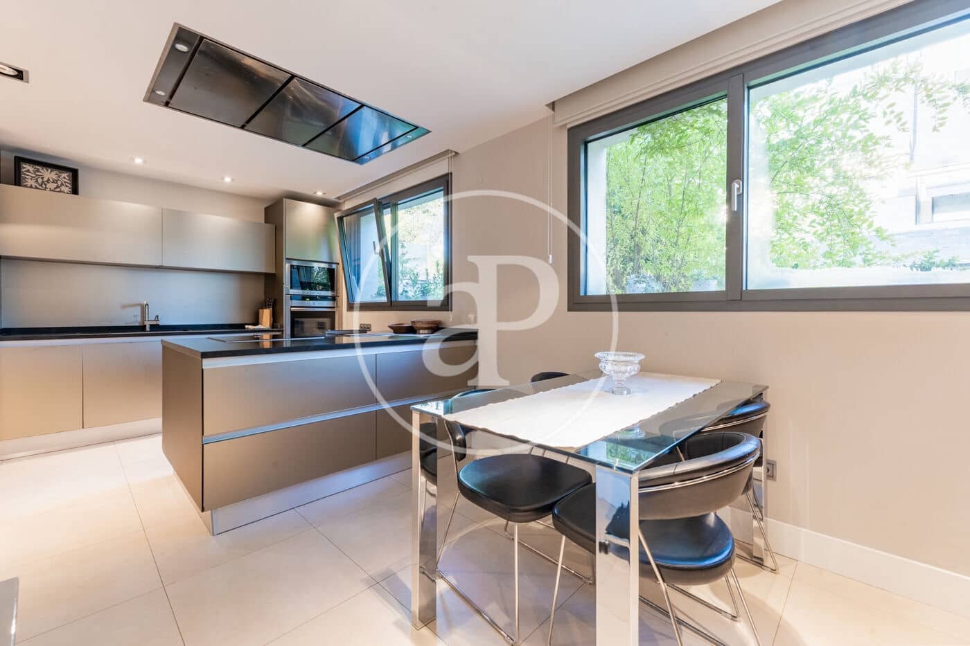 5 soveværelse Villa til salg i Madrid by med swimmingpool - € 2.800.000 (Ref: 9291601)