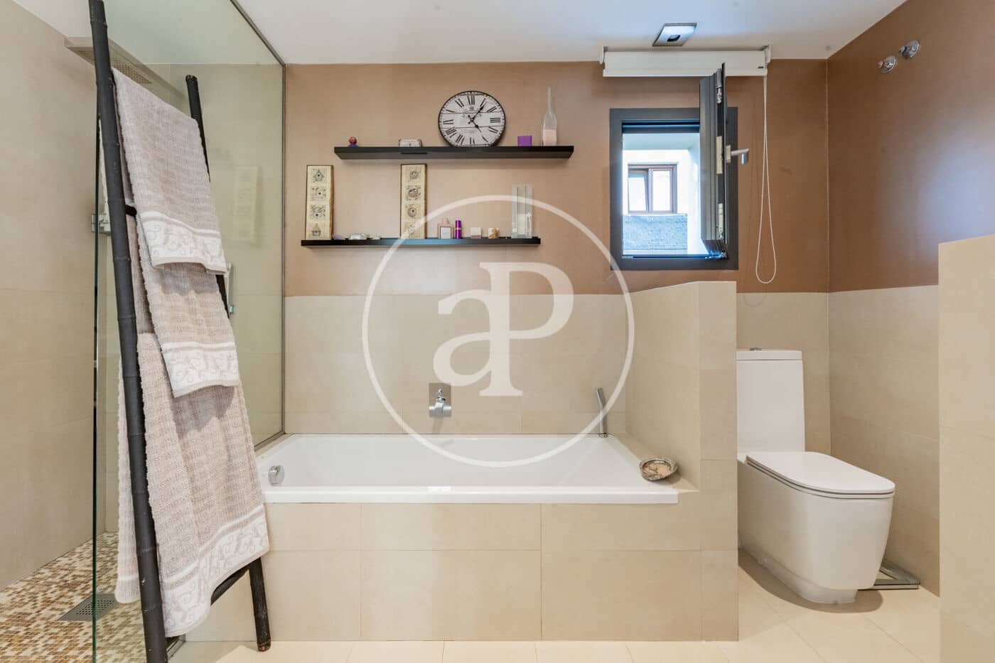 5 soveværelse Villa til salg i Madrid by med swimmingpool - € 2.800.000 (Ref: 9291601)