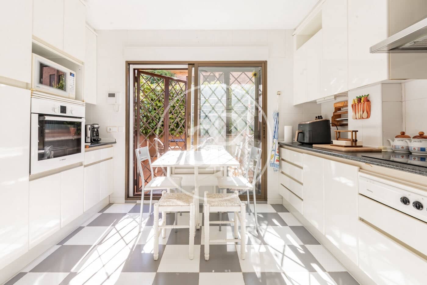 4 quarto Moradia para venda em La Moraleja com piscina - 1 650 000 € (Ref: 9291603)