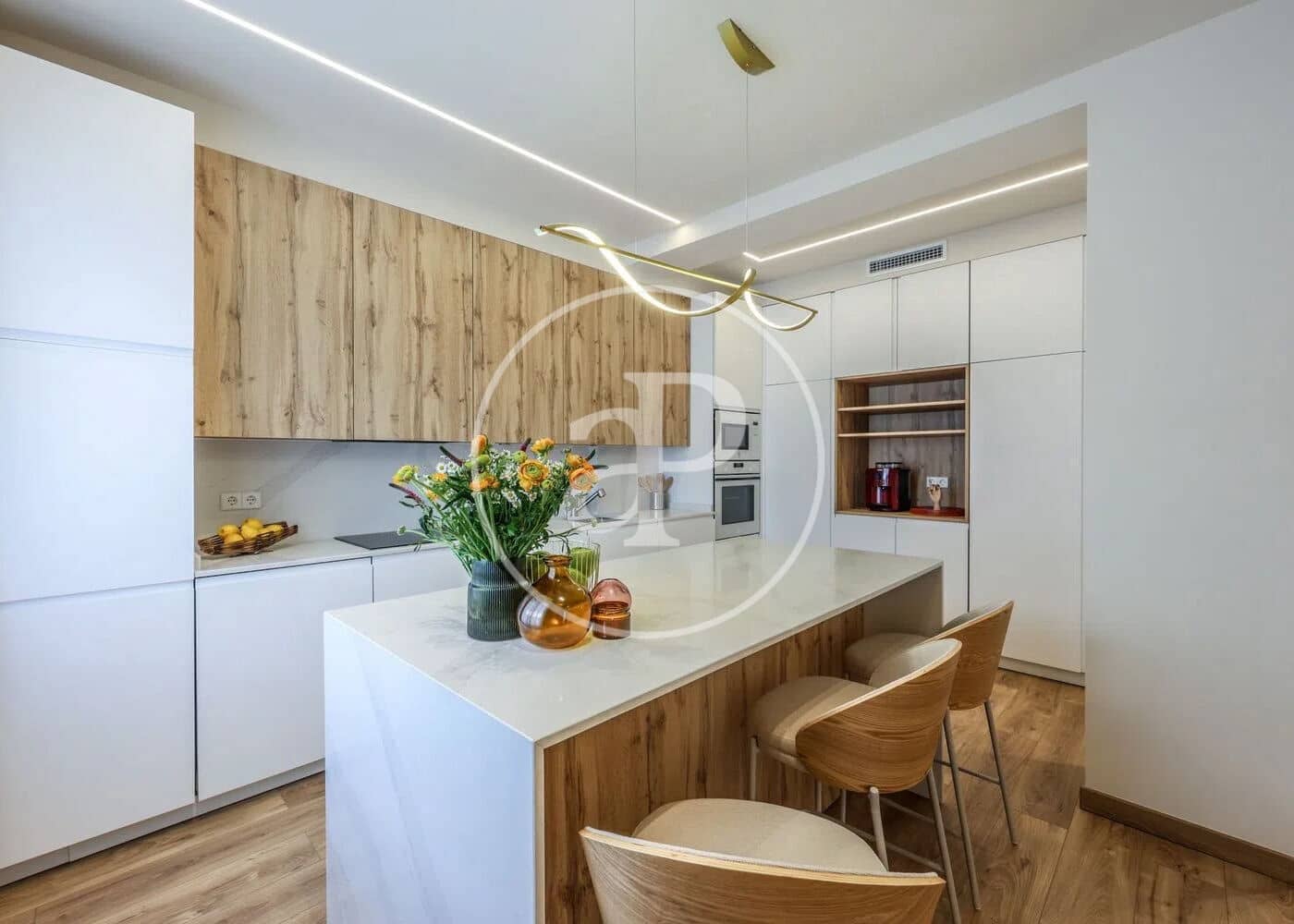 3 soveværelse Lejlighed til leje i Madrid by med garage - € 3.500 (Ref: 9291606)
