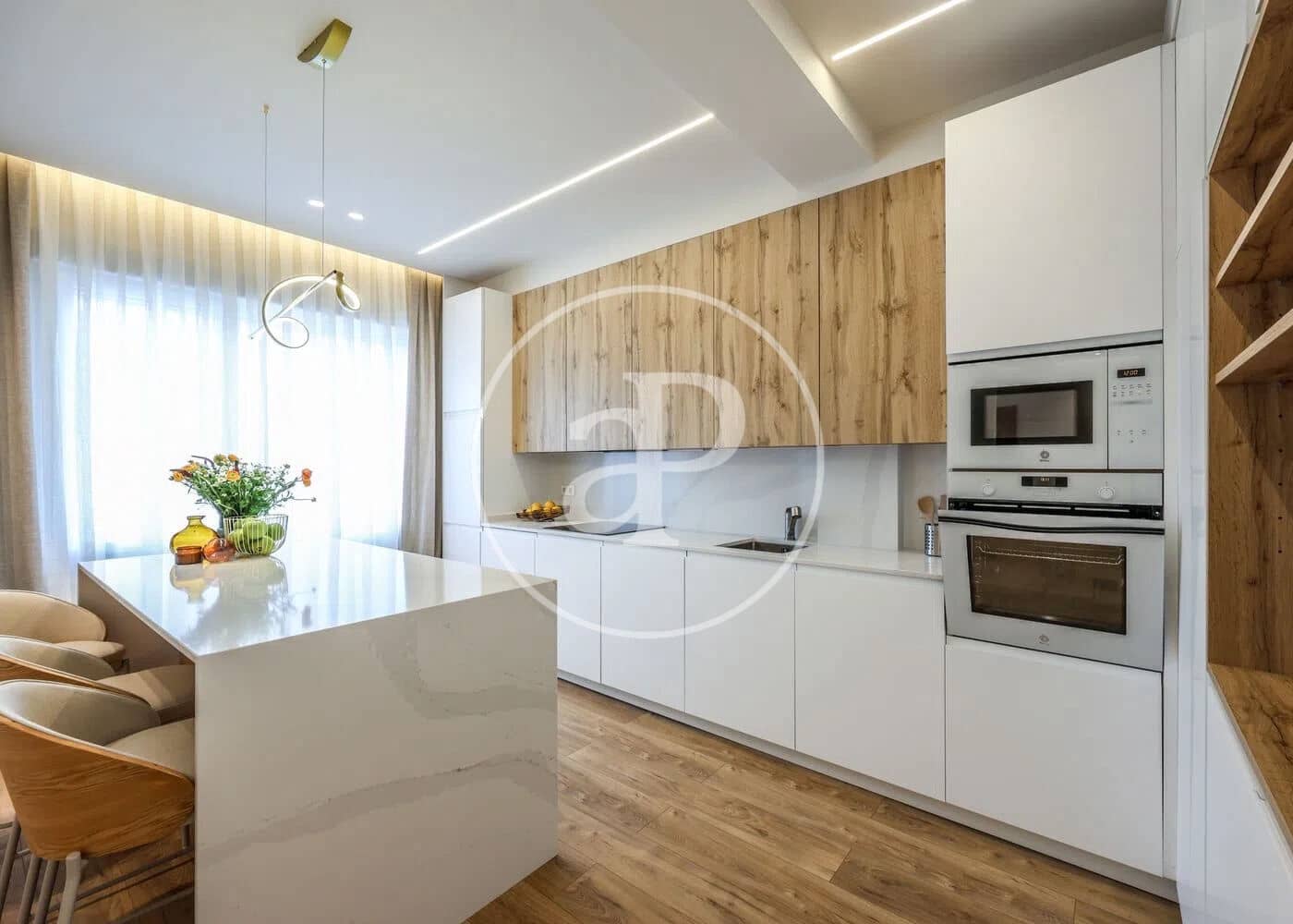 3 soveværelse Lejlighed til leje i Madrid by med garage - € 3.500 (Ref: 9291606)