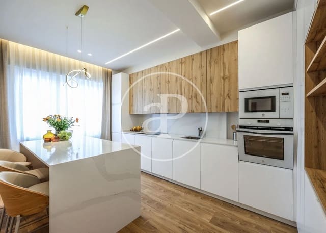 Appartement de 3 chambres à louer à Ibiza, Madrid ville avec garage - 3 500 € (Ref: 9291606)