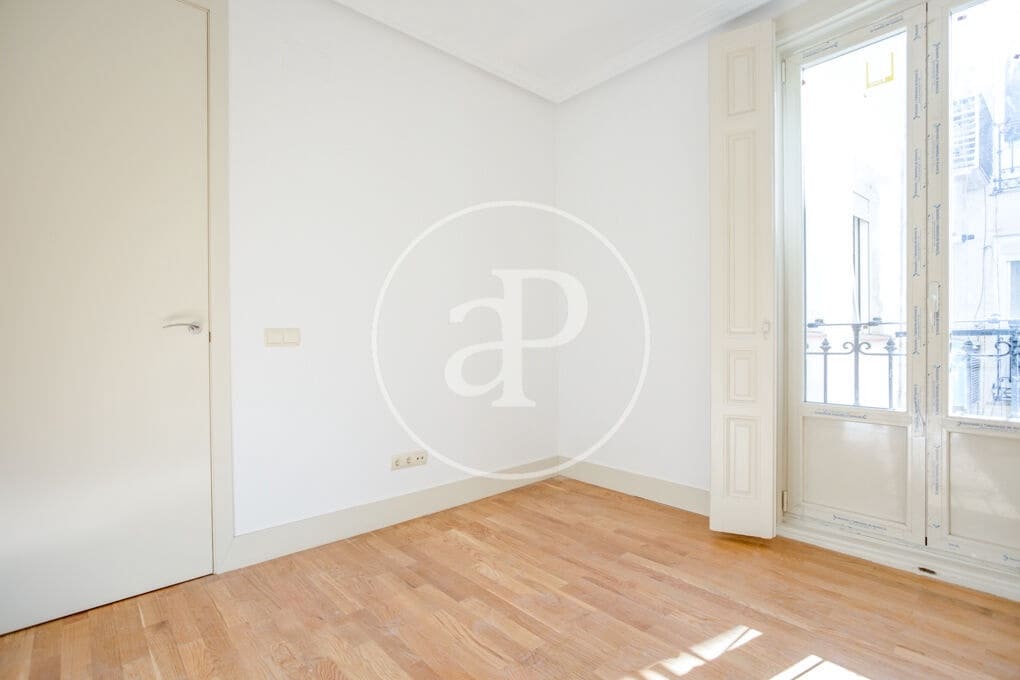 2 sypialnia Apartament do wynajęcia w Miasto Madryt - 2 950 € (Ref: 9294557)