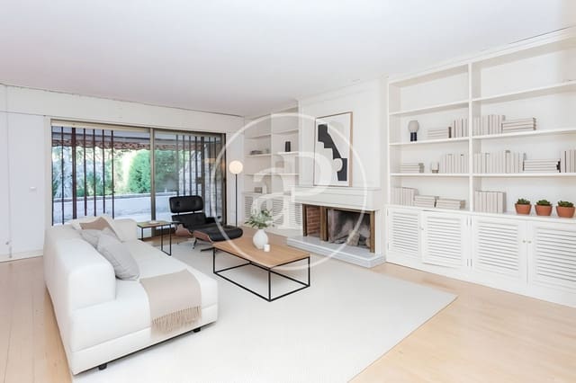 6 sypialnia Willa na sprzedaż w Aravaca, Miasto Madryt z basenem - 1 625 000 € (Ref: 9301052)