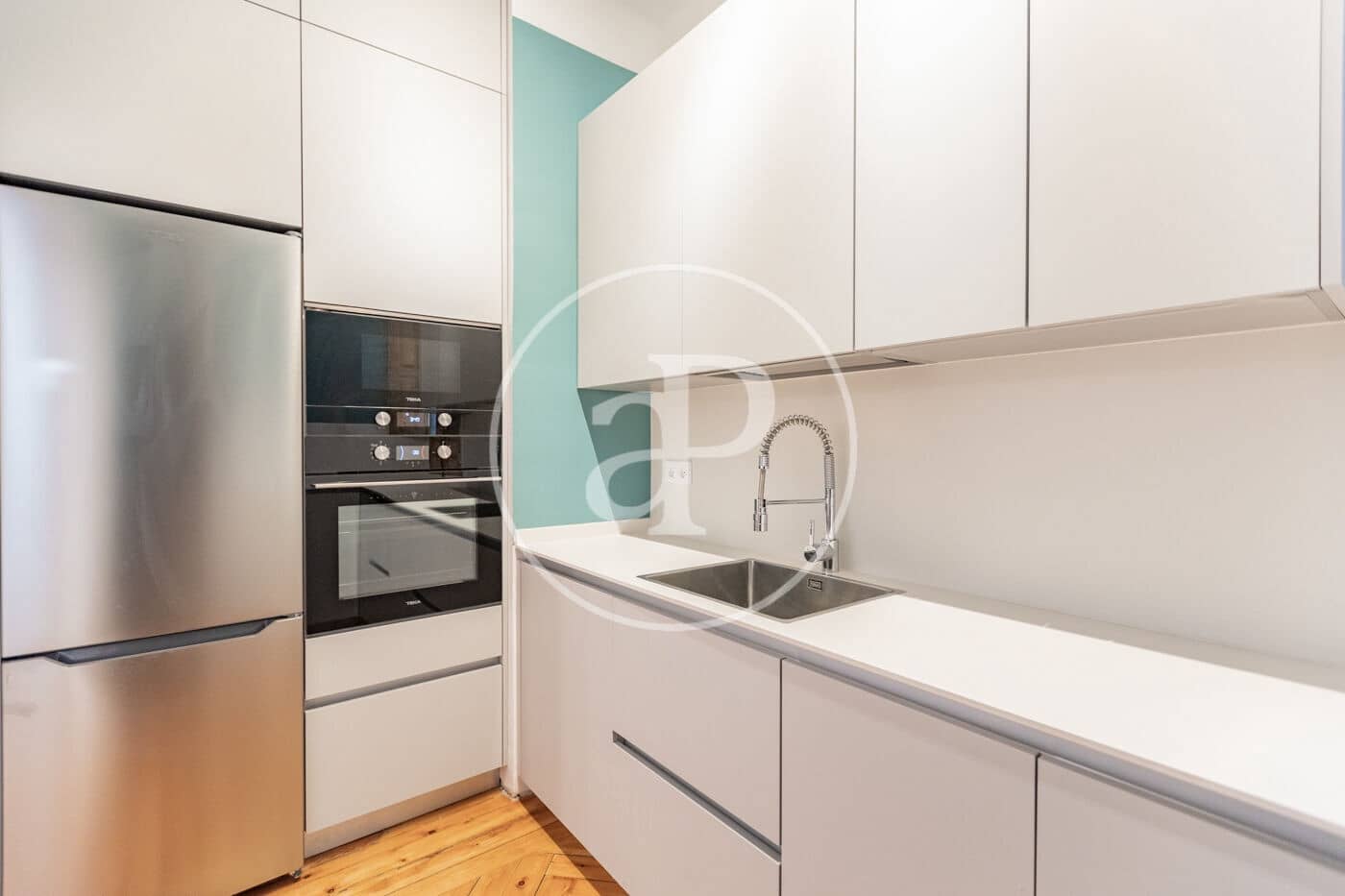 2 slaapkamer Appartement te huur in Madrid stad - € 3.800 (Ref: 9301053)