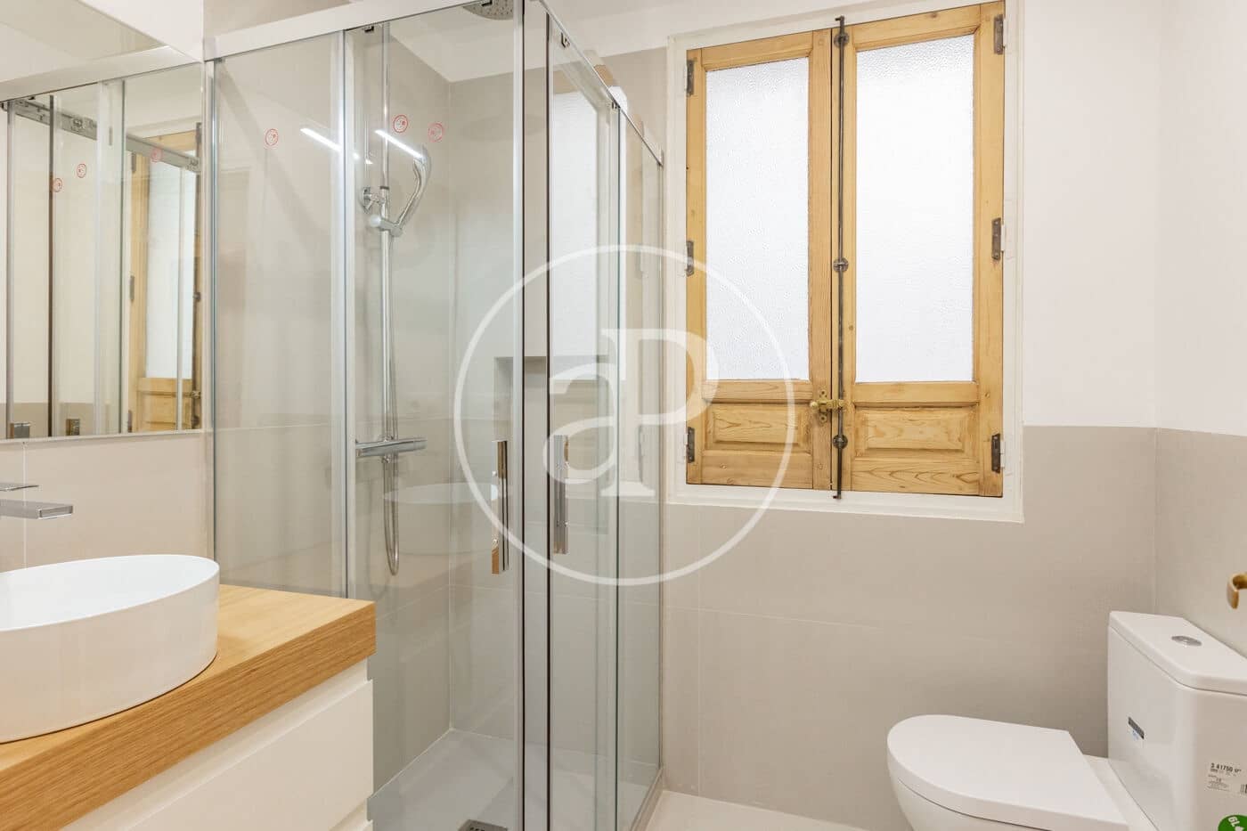 2 slaapkamer Appartement te huur in Madrid stad - € 3.800 (Ref: 9301053)