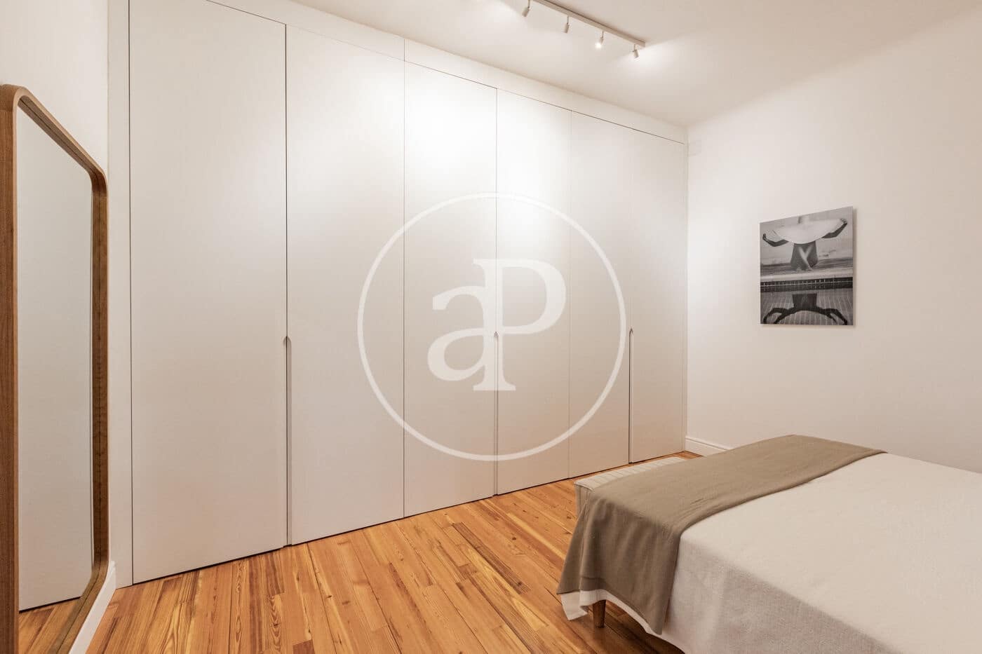 2 slaapkamer Appartement te huur in Madrid stad - € 3.800 (Ref: 9301053)