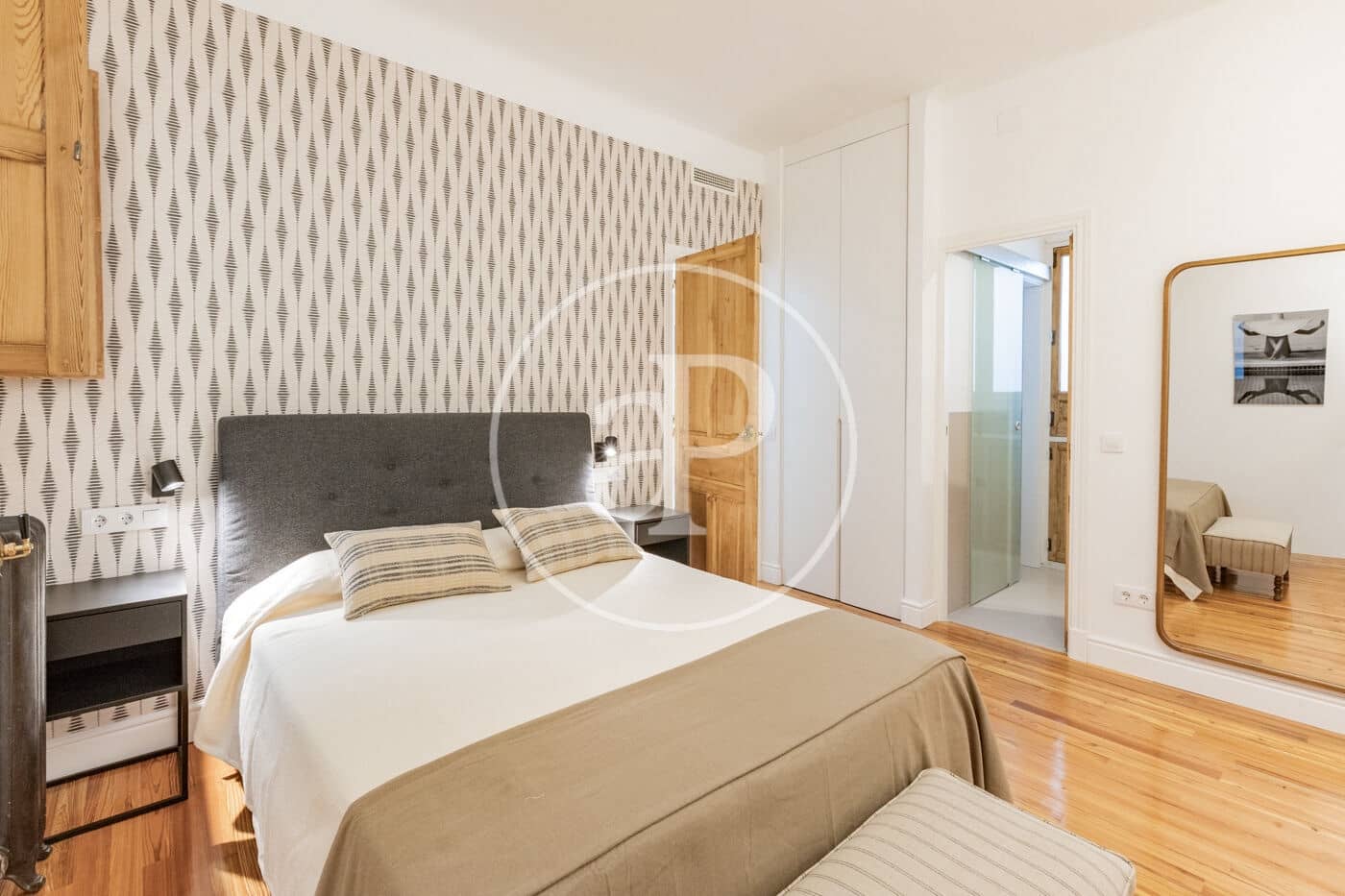 2 slaapkamer Appartement te huur in Madrid stad - € 3.800 (Ref: 9301053)