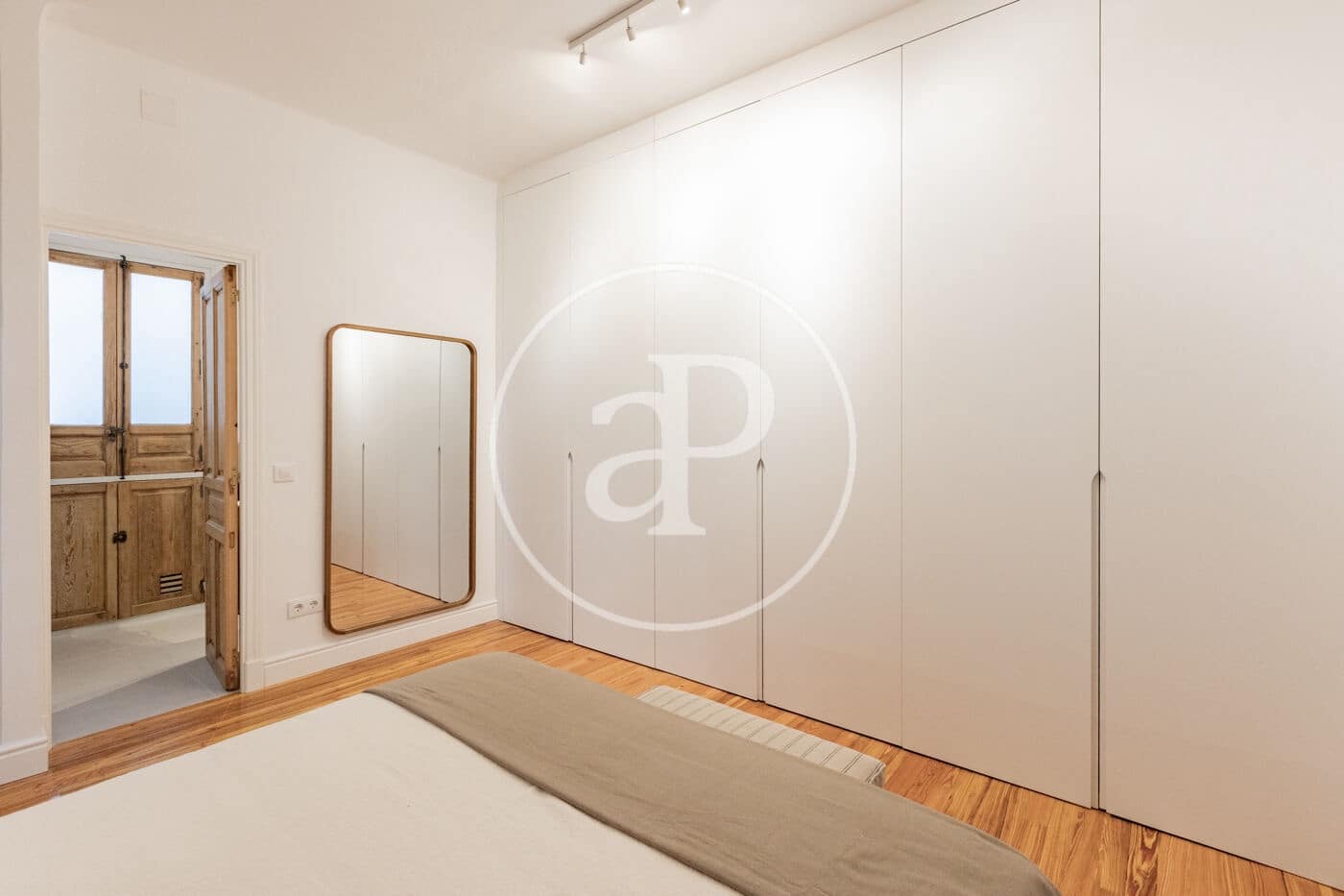 2 slaapkamer Appartement te huur in Madrid stad - € 3.800 (Ref: 9301053)
