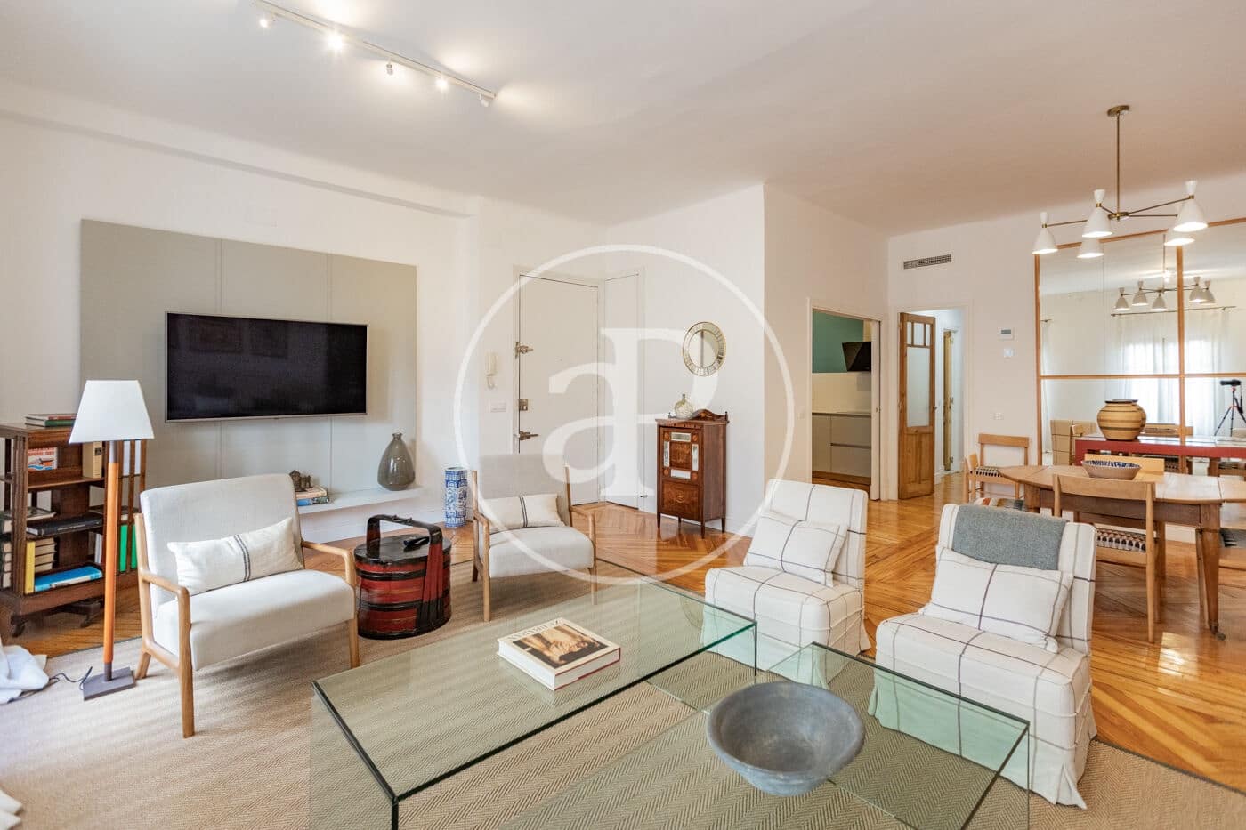 2 slaapkamer Appartement te huur in Madrid stad - € 3.800 (Ref: 9301053)