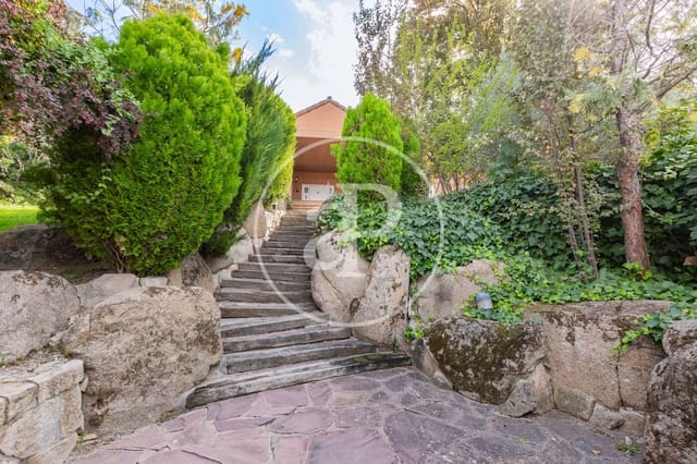 5 soverom Villa til salgs i San Sebastián de los Reyes med svømmebasseng - € 1 600 000 (Ref: 9308518)