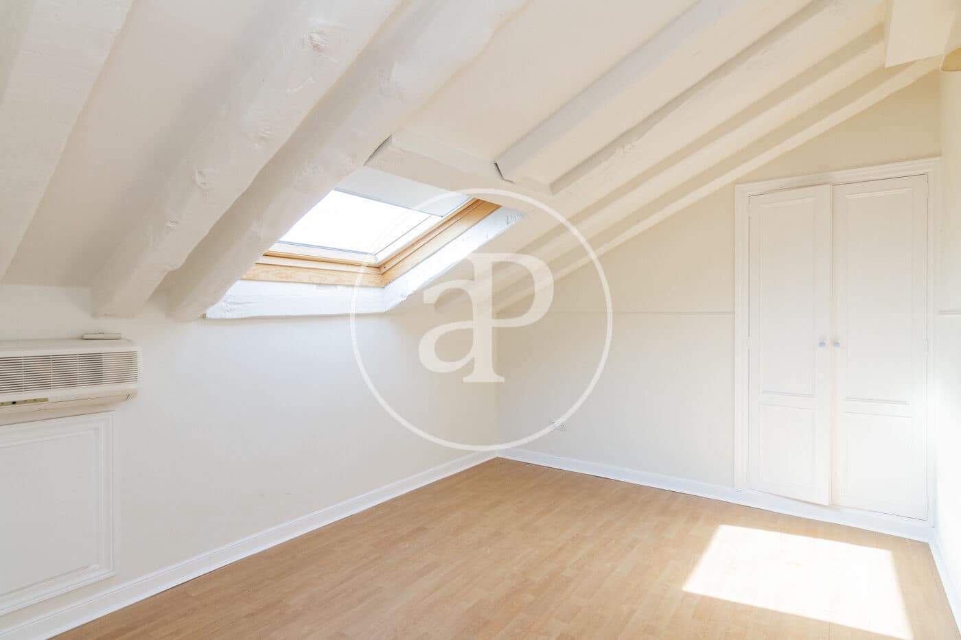 3 bedroom Penthouse for rent in Madrid city - € 3,500 (Ref: 9308519)