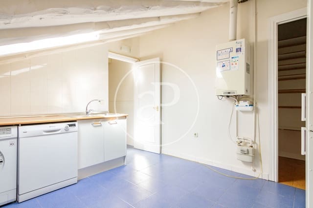 3 sypialnia Penthouse do wynajęcia w Cortes, Miasto Madryt - 3 500 € (Ref: 9308519)