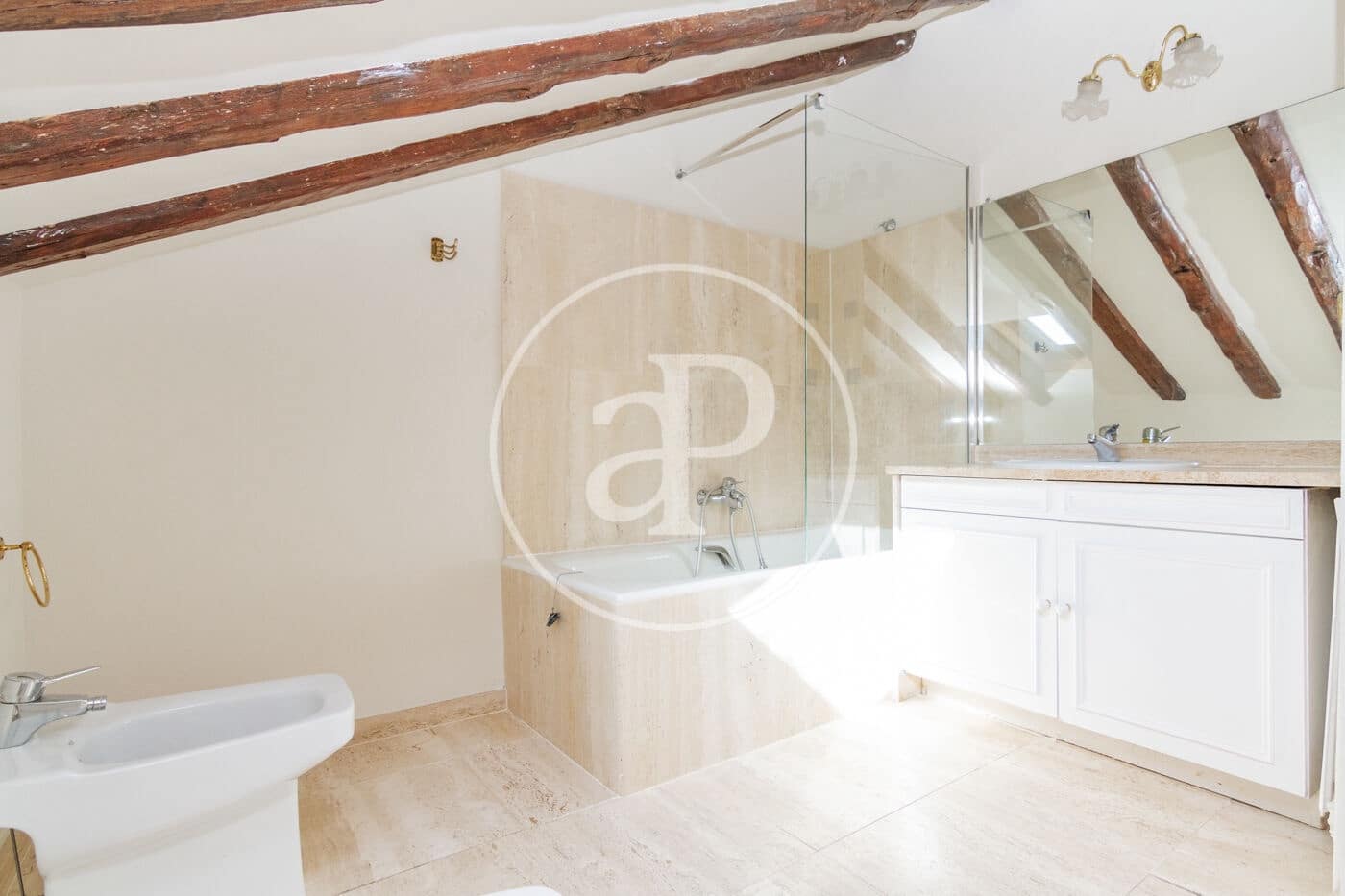 3 bedroom Penthouse for rent in Madrid city - € 3,500 (Ref: 9308519)