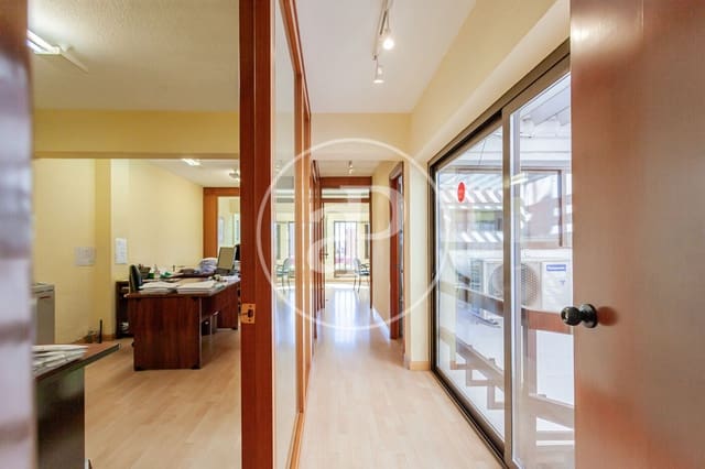 6 sypialnia Willa na sprzedaż w Aravaca, Miasto Madryt z basenem - 1 980 000 € (Ref: 9312884)