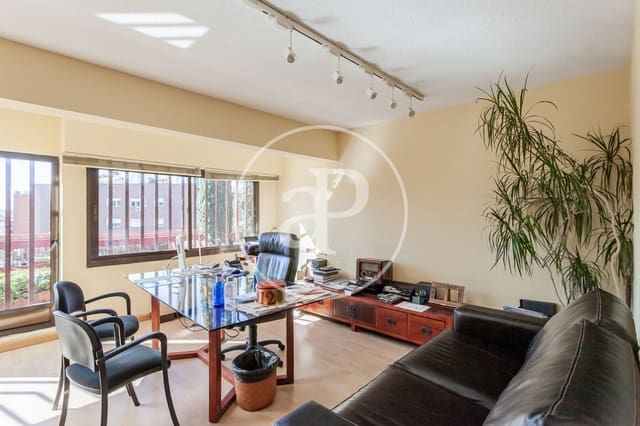 6 sovrum Villa till salu i Aravaca, Madrid stad med pool - 1 980 000 € (Ref: 9312884)