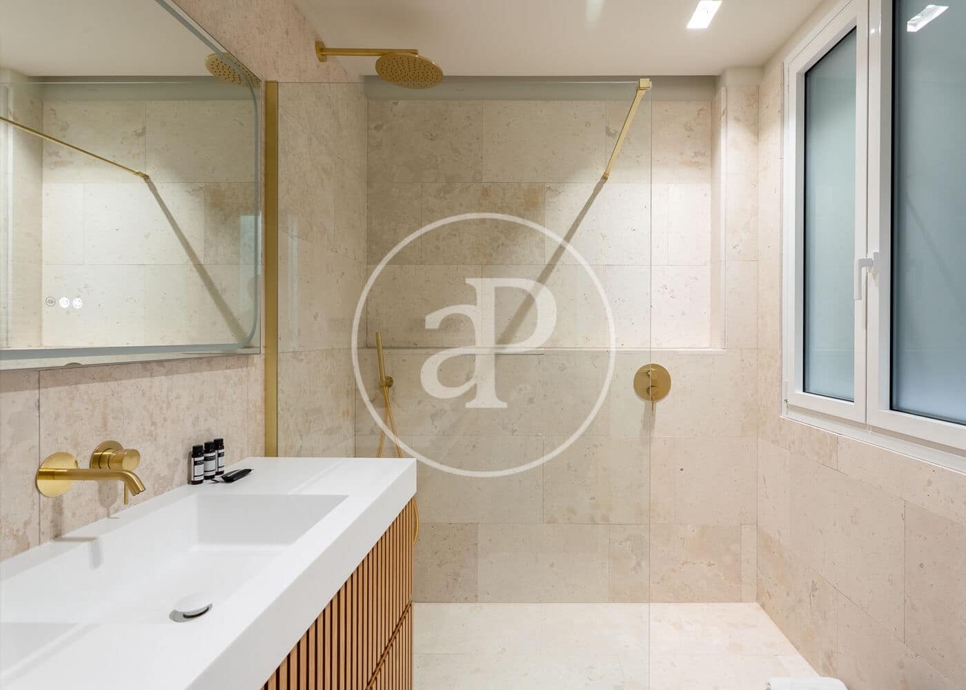 2 slaapkamer Appartement te huur in Madrid stad - € 5.500 (Ref: 9312886)