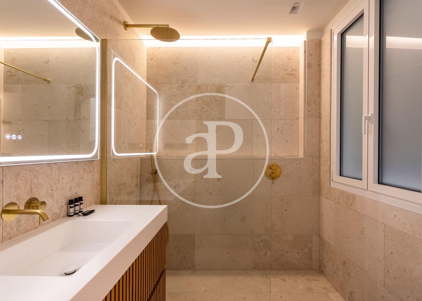 2 slaapkamer Appartement te huur in Madrid stad - € 5.500 (Ref: 9312886)