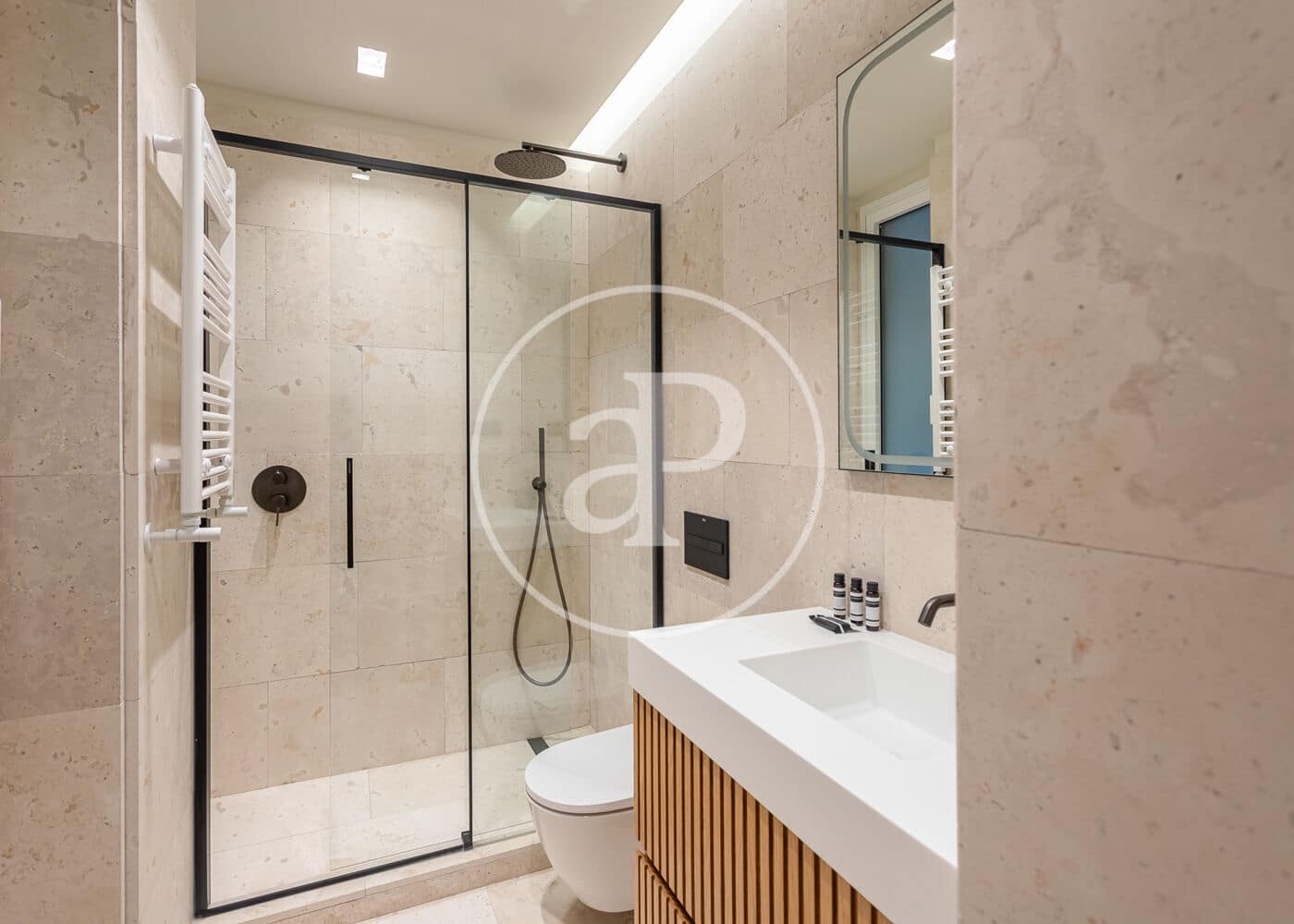 2 slaapkamer Appartement te huur in Madrid stad - € 5.500 (Ref: 9312886)