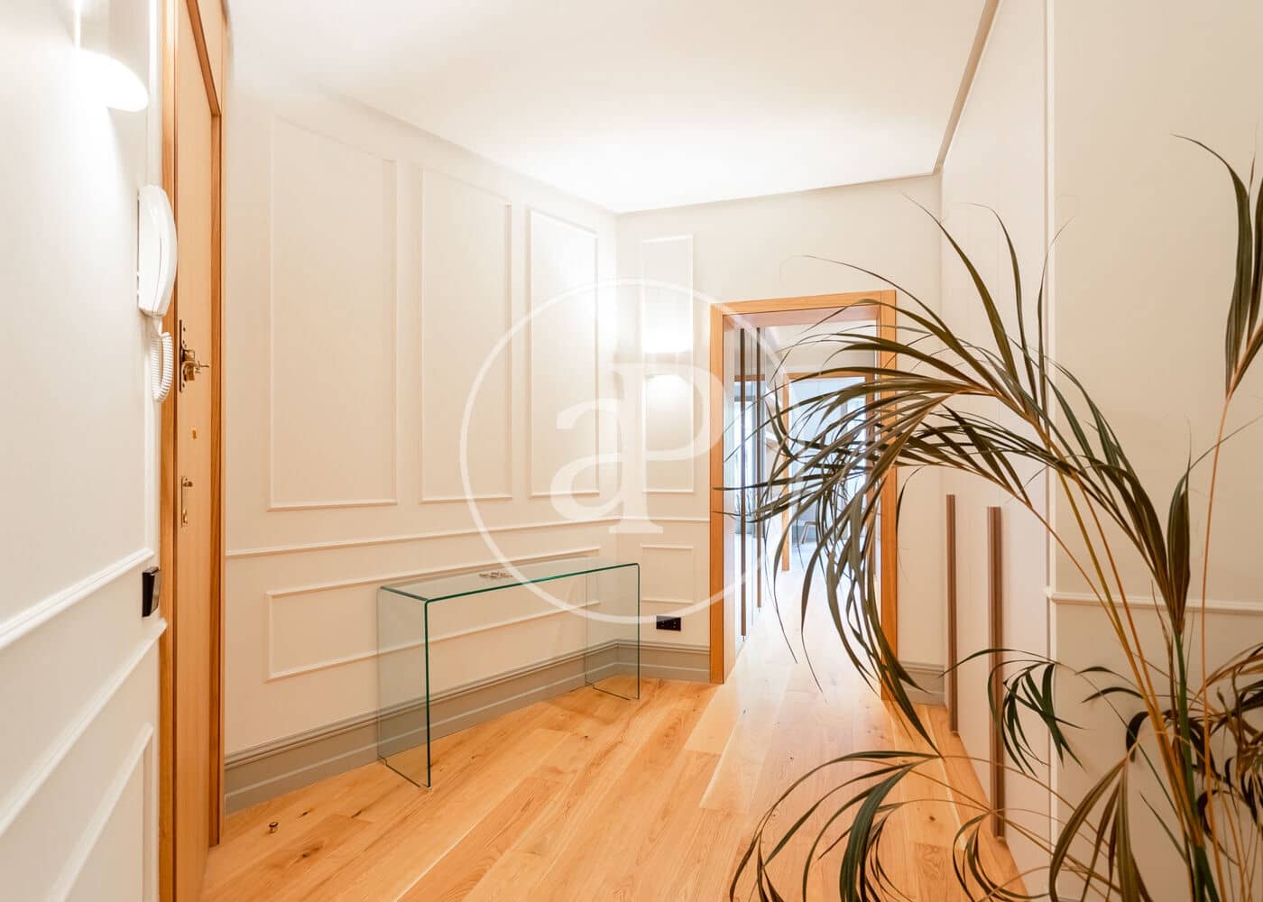 2 slaapkamer Appartement te huur in Madrid stad - € 5.500 (Ref: 9312886)