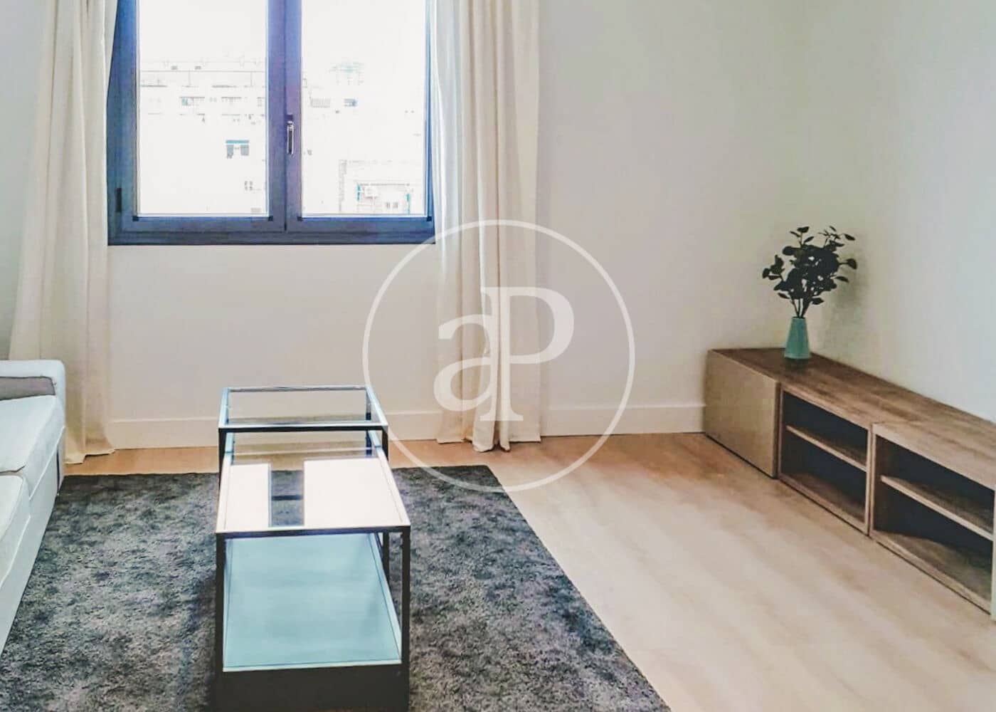 1 soveværelse Lejlighed til leje i Madrid by - € 2.000 (Ref: 9312888)