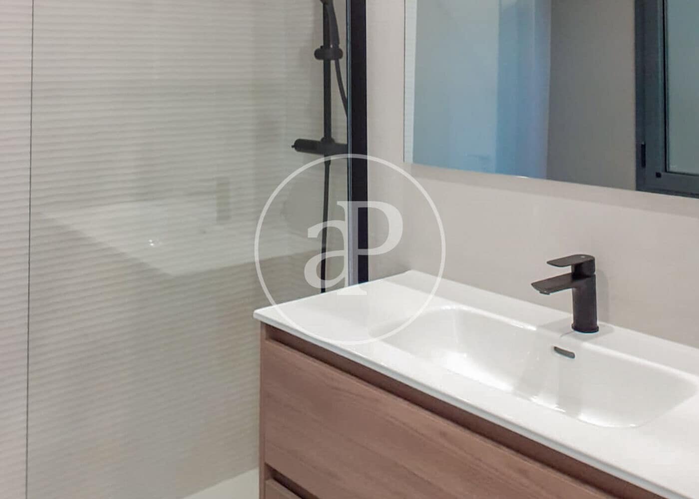 1 soveværelse Lejlighed til leje i Madrid by - € 2.000 (Ref: 9312888)