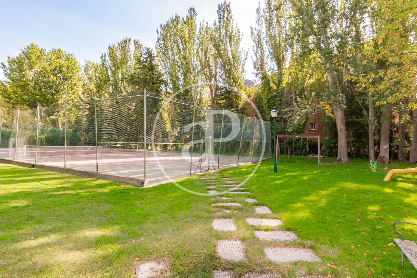 4 soveværelse Lejlighed til leje i La Moraleja med swimmingpool - € 5.500 (Ref: 9312889)