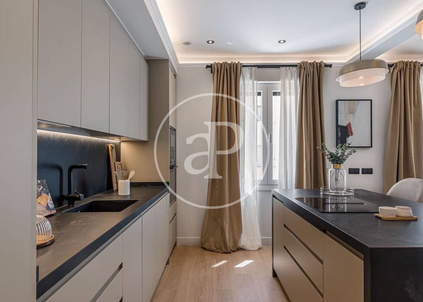 3 soverom Leilighet til salgs i Madrid by med svømmebasseng - € 1 350 000 (Ref: 9317859)