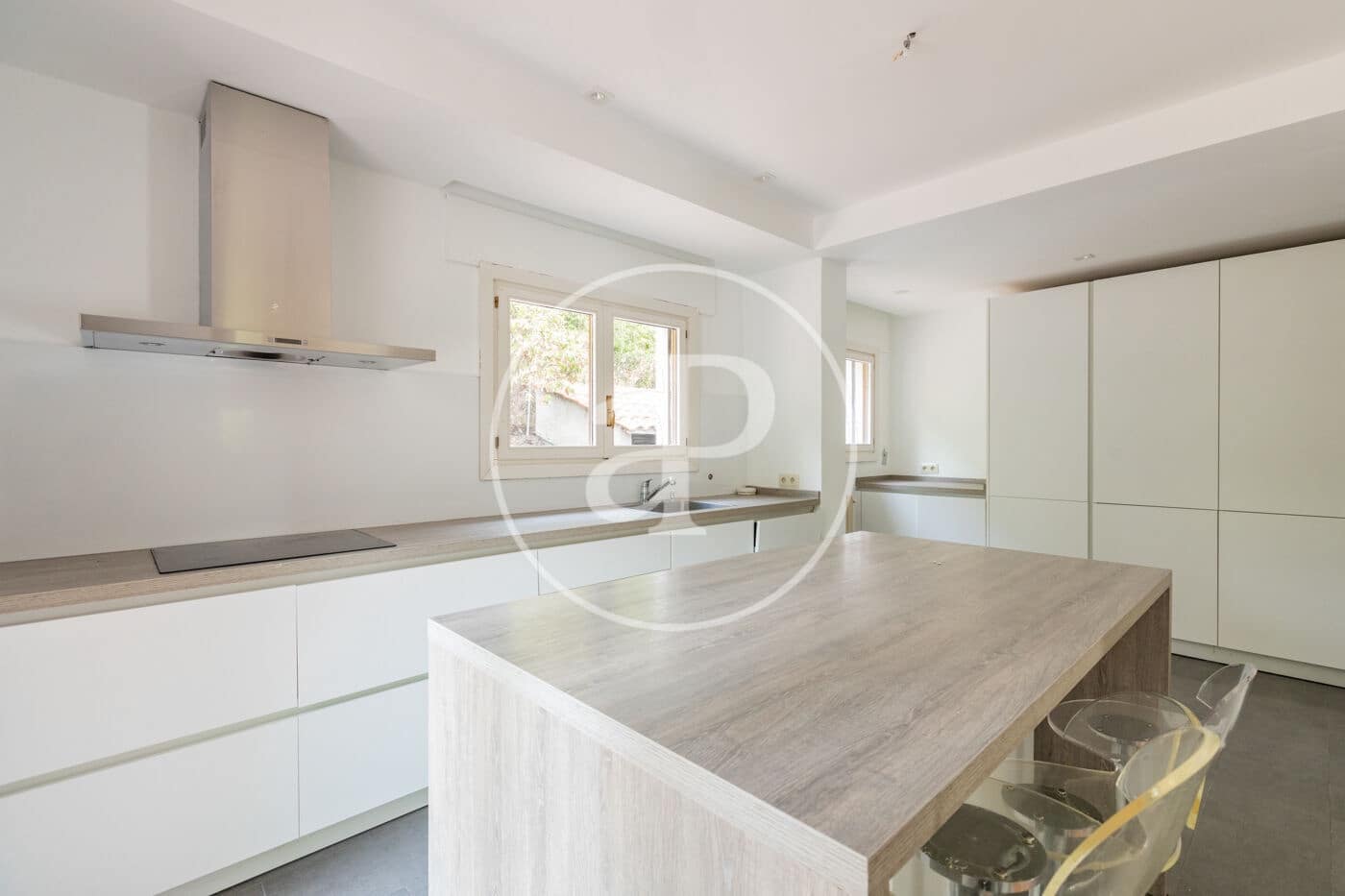 4 slaapkamer Villa te koop in San Sebastian de los Reyes met zwembad - € 1.285.000 (Ref: 9321910)