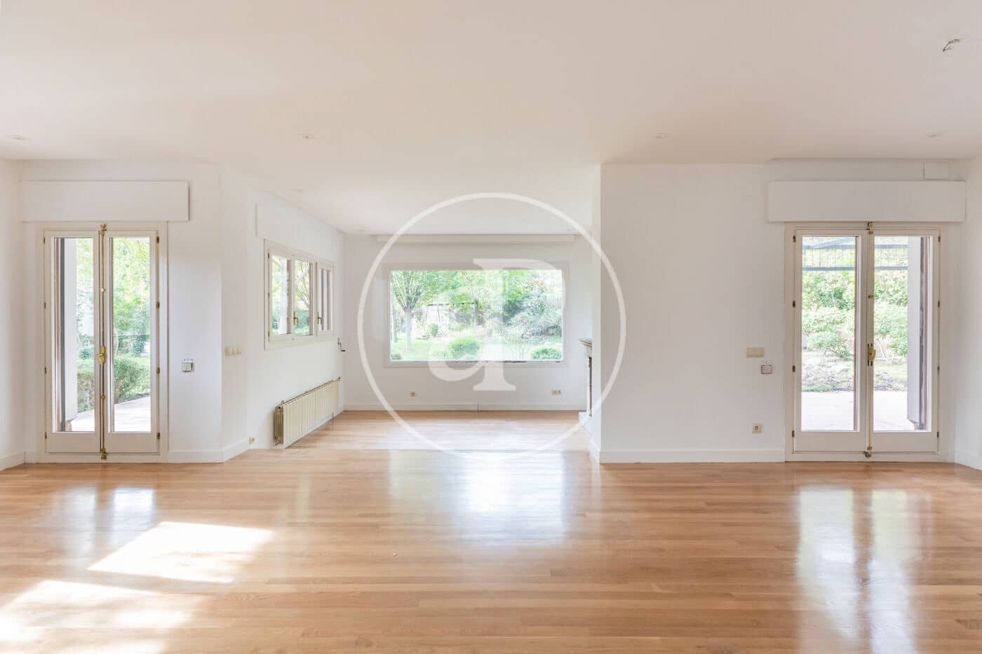 4 slaapkamer Villa te koop in San Sebastian de los Reyes met zwembad - € 1.285.000 (Ref: 9321910)