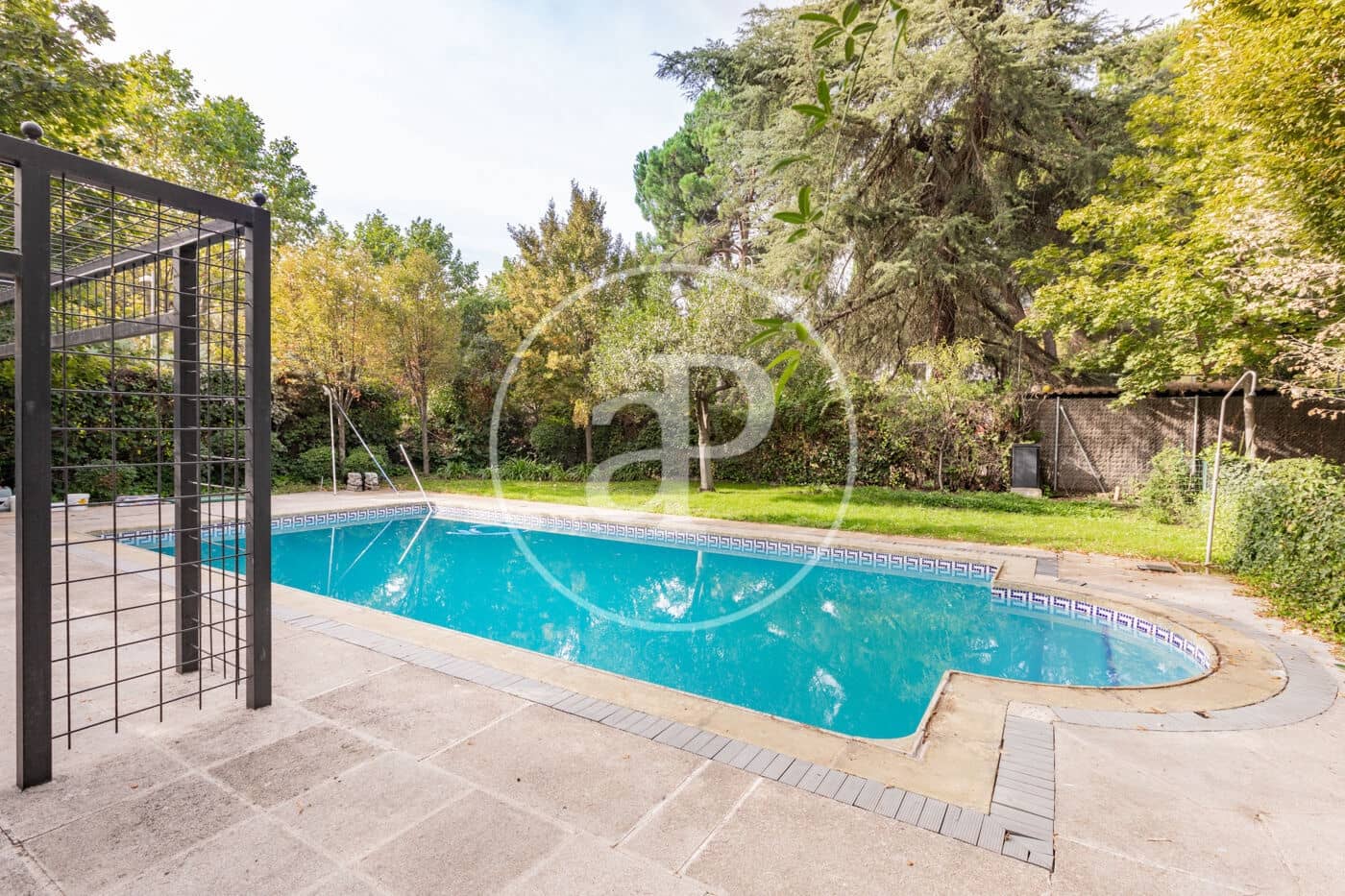 4 slaapkamer Villa te koop in San Sebastian de los Reyes met zwembad - € 1.285.000 (Ref: 9321910)