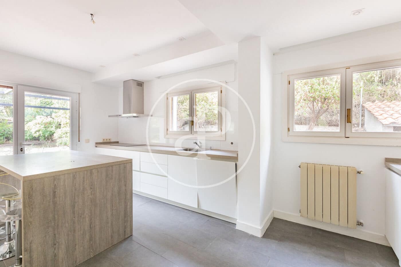 4 slaapkamer Villa te koop in San Sebastian de los Reyes met zwembad - € 1.285.000 (Ref: 9321910)