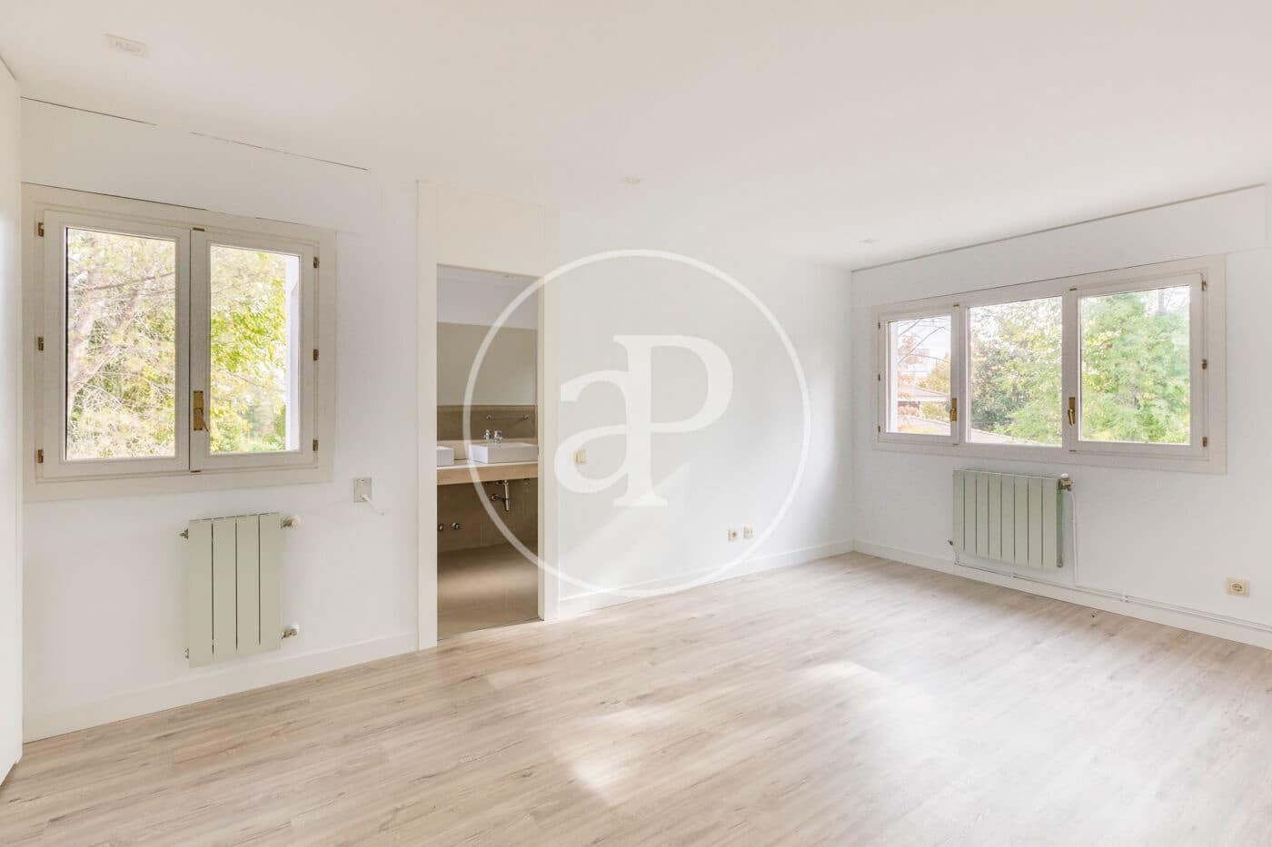 4 slaapkamer Villa te koop in San Sebastian de los Reyes met zwembad - € 1.285.000 (Ref: 9321910)