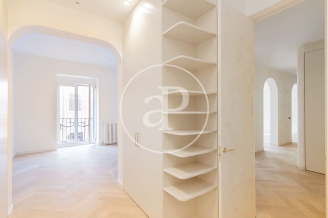 3 soveværelse Lejlighed til salg i Universidad, Madrid by - € 1.600.000 (Ref: 9321911)