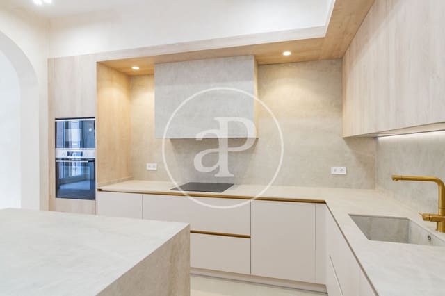 3 soveværelse Lejlighed til salg i Universidad, Madrid by - € 1.600.000 (Ref: 9321911)