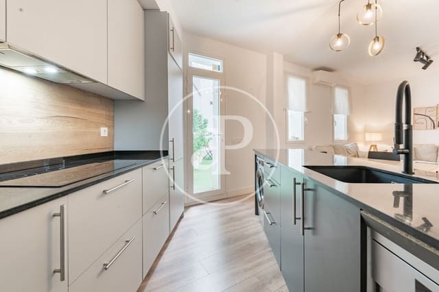 3 slaapkamer Appartement te koop in Almagro, Madrid stad - € 990.000 (Ref: 9321912)