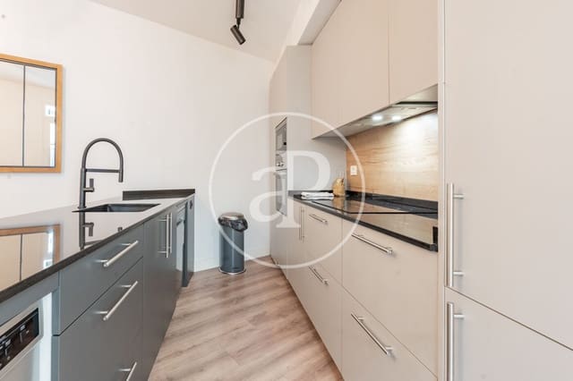 3 slaapkamer Appartement te koop in Almagro, Madrid stad - € 990.000 (Ref: 9321912)