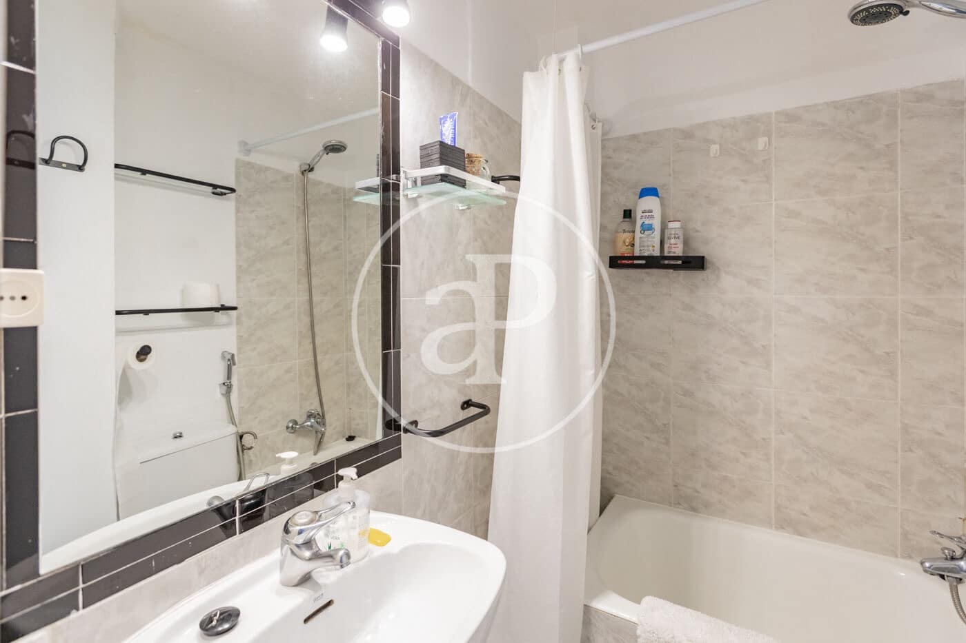 1 sovrum Lägenhet att hyra i Madrid stad - 1 650 € (Ref: 9321913)