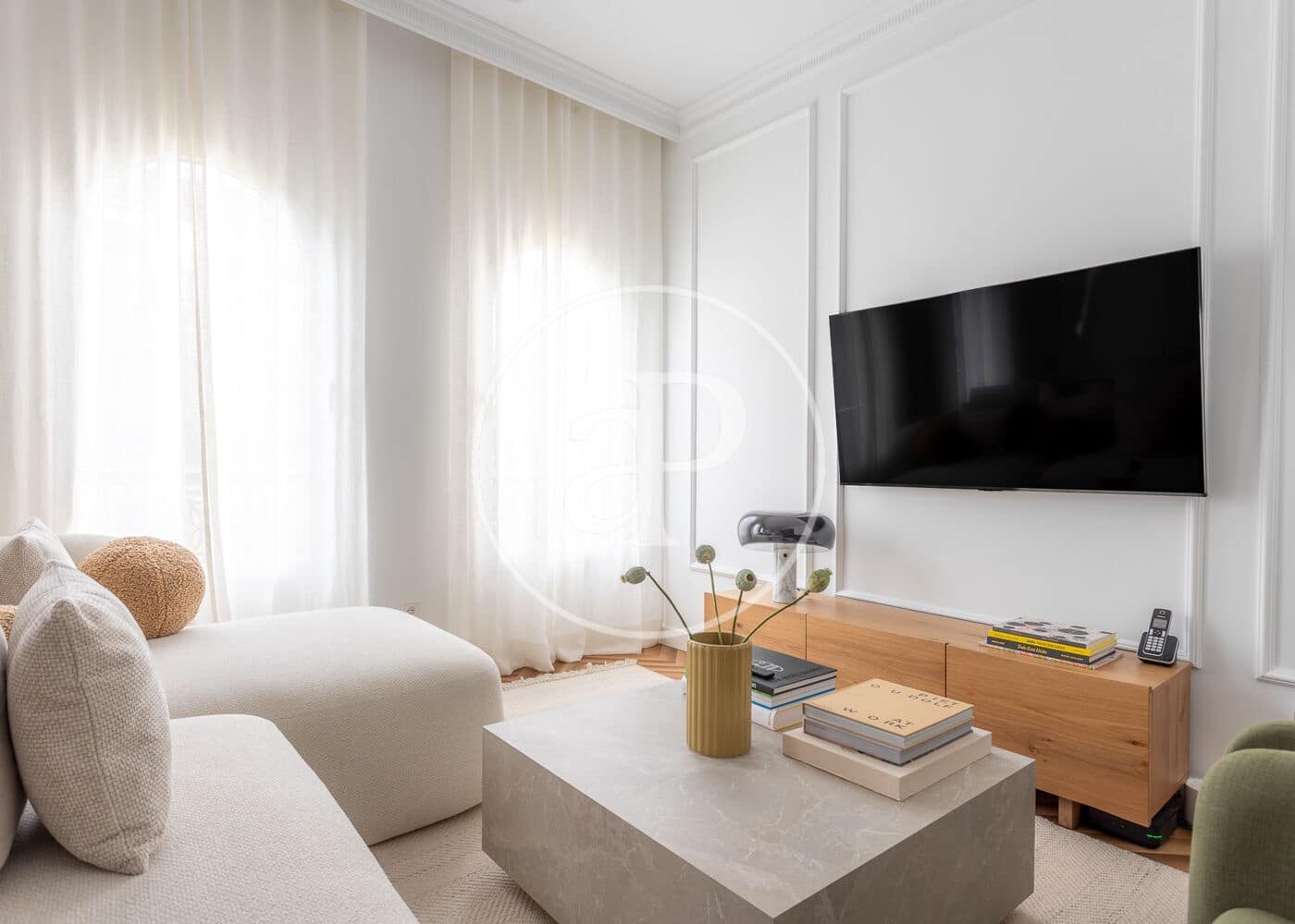 Appartement de 2 chambres à louer à Madrid ville - 4 500 € (Ref: 9321917)