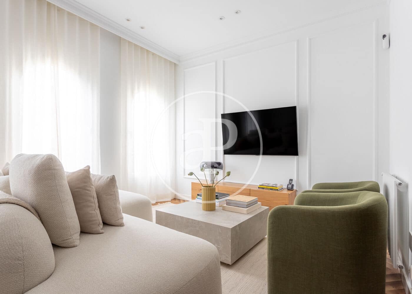 Appartement de 2 chambres à louer à Madrid ville - 4 500 € (Ref: 9321917)