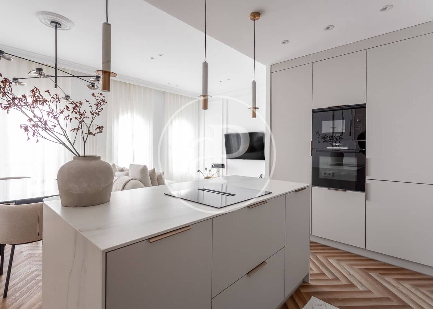 Appartement de 2 chambres à louer à Madrid ville - 4 500 € (Ref: 9321917)