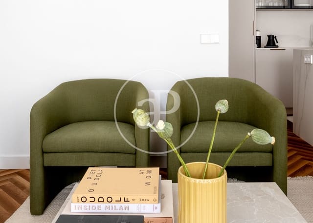 Appartement de 2 chambres à louer à Trafalgar, Madrid ville - 4 500 € (Ref: 9321917)