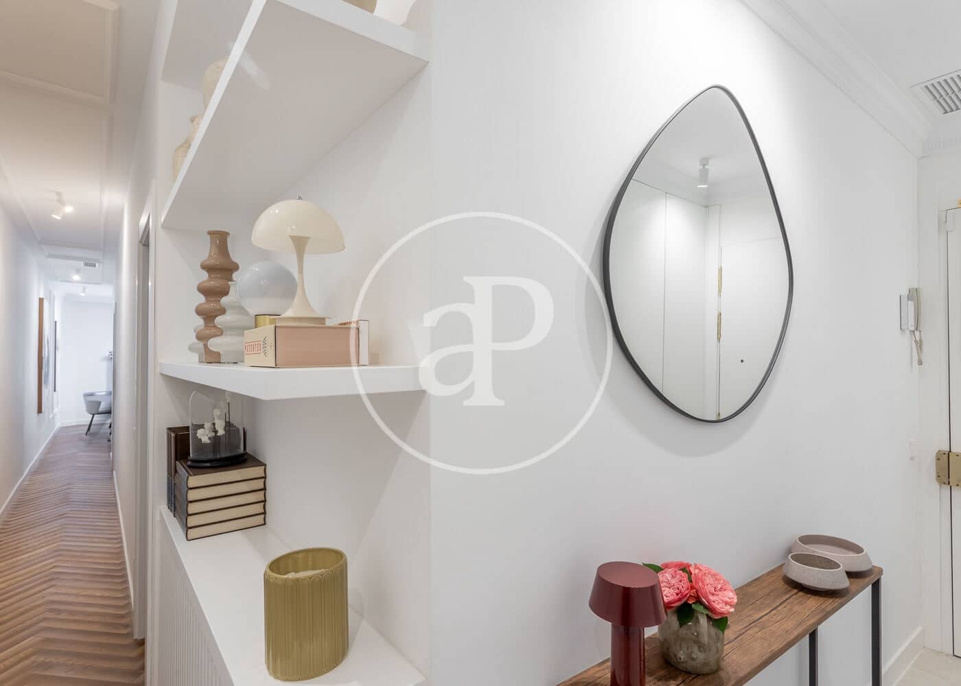 Appartement de 2 chambres à louer à Madrid ville - 4 500 € (Ref: 9321917)