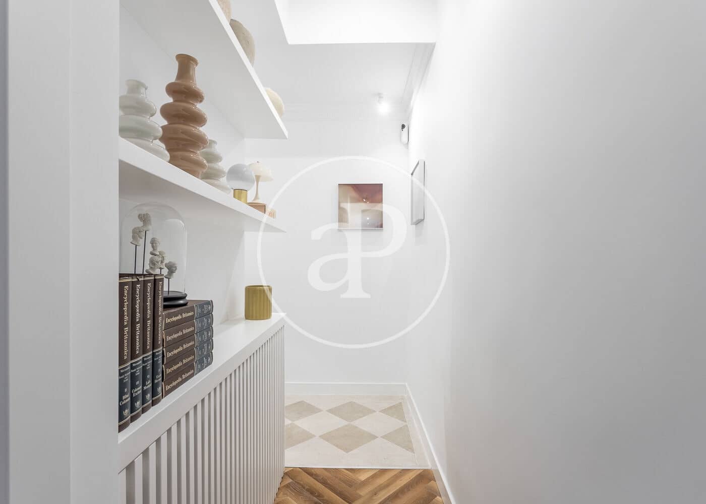 Appartement de 2 chambres à louer à Madrid ville - 4 500 € (Ref: 9321917)