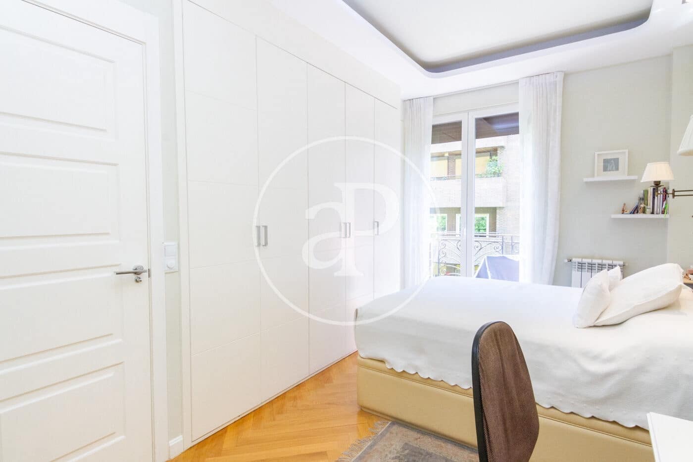 Apartamento de 3 habitaciones en Madrid ciudad en alquiler - 3.400 € (Ref: 9326471)