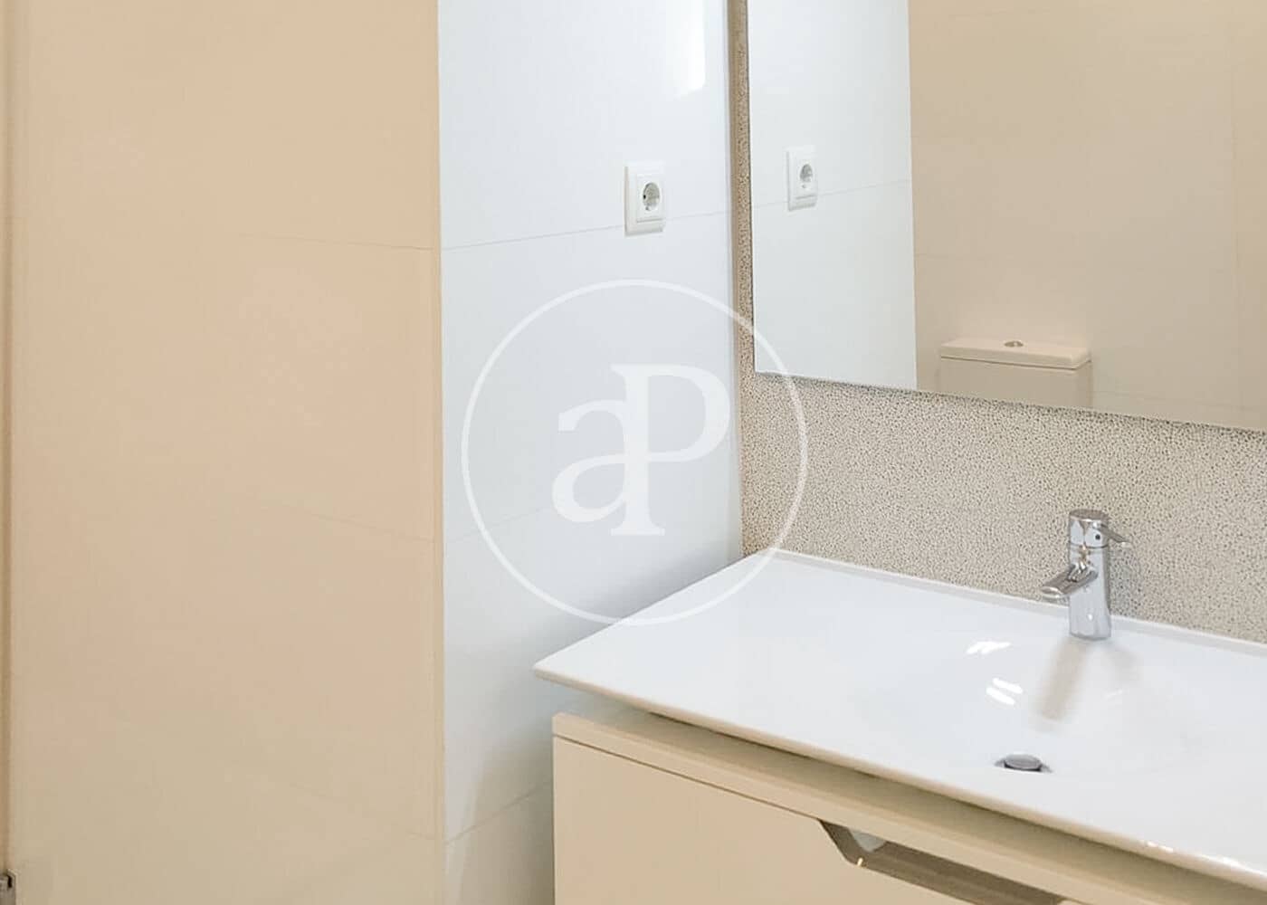 Apartamento de 3 habitaciones en Madrid ciudad en alquiler - 3.400 € (Ref: 9326471)